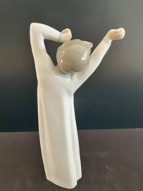 Lladro porselein:  Boy Yawning / Niño Desperezandose Fulgencio Garcia 1974-1999 hoog 22 cm
