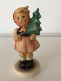 Origineel  Hummel 239/D Mädchen mit Tannenbaum / Girl With Fir Tree 9 cm TMK-7 1991-2000 incl. originele doos