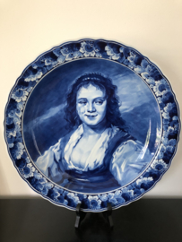 de Porceleyne Fles: wandbord 'Het zigeunermeisje' naar Frans Hals nr. 1509 jaarl. CP=1971 schilder JvW (dhr. J.H. van Willigen 1947-1994 41 cm