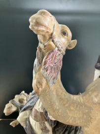 VERKOCHT Lladro porselein: Desert People / Hombres del Desierto ontwerper S.L. Salvador Furió / schilder J. Ruiz 1982-1992 hoog 53 cm matte uitvoering 010013555 Lim.Edit. 351/750