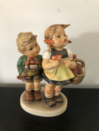 Originele Hummel 049/I Bruderlein und Schwesterlein / To Market 17 cm