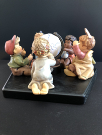 Originele Set 'Millennium Collection' Hummelfiguren uit 5 continenten