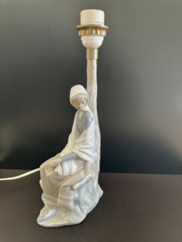 Lladro porselein: New Shepherdess Lamp / Pastora Nueva Lampara Fulgencio Garcia 1969-1976 hoog 28 cm / 46 cm