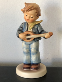 Originele Hummel 558 Der kleine Troubadour / The Little Troubadour 10,5 cm TMK-7 1991-2000