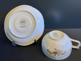 Rosenthal porselein: Classic Rose 6  theekopjes kopje 9 cm doorsnede / 5,5 cm hoog en schotel doorsnede 14 cm