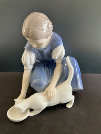 Bing & Grondahl porselein nr. 1745 Only One Drop hoog 15 cm breed 14 cm diep 11,5 cm
