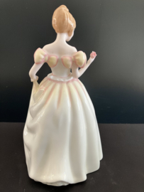 Royal Doulton porselein:  beeld 'Gift Of Love' HN3427 hoog 21 cm gesigneerd