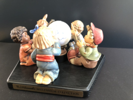 Originele Set 'Millennium Collection' Hummelfiguren uit 5 continenten