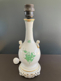Herend porselein: Grote lamp met kap 6436/AV  Apponyi Groen hoogte met kap 49 cm