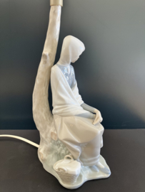 Lladro porselein: New Shepherdess Lamp / Pastora Nueva Lampara Fulgencio Garcia 1969-1976 hoog 28 cm / 46 cm