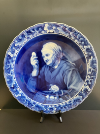 de Porceleyne Fles: wandbord nr 1812 naar Bloemaert jaarletters CM=1968 schilder JPo (J. H. Post 1950 – 1983) doorsnede 41 cm