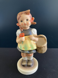 Originele Hummel 98 Der erste Einkauf / Sister 12 cm TMK-4 1964-1972
