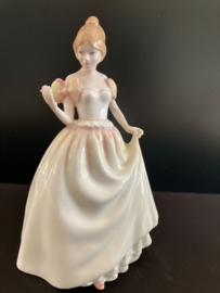 Royal Doulton porselein:  beeld 'Gift Of Love' HN3427 hoog 21 cm gesigneerd