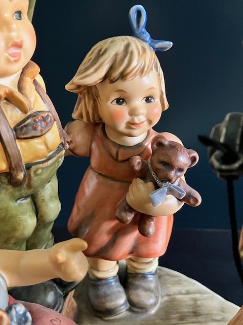 Originele Hummel 2100 Der Meisterfotograf / Picture Perfect Limitierte Ausgabe / Limited Edition 2002 2142/2500 incl. doos Hoog 21 cm, breed 27 cm diep 19 cm