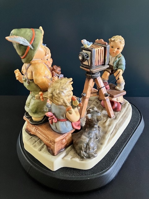 Originele Hummel 2100 Der Meisterfotograf / Picture Perfect Limitierte Ausgabe / Limited Edition 2002 2142/2500 incl. doos Hoog 21 cm, breed 27 cm diep 19 cm