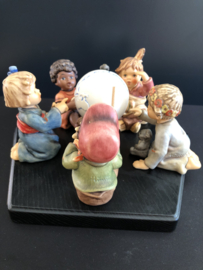 Originele Set 'Millennium Collection' Hummelfiguren uit 5 continenten
