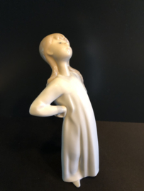 Lladro porselein:  Girl Stretching / Nina Desparpajo 01004872 hoog 21 cm Fulgencio Garcia 1974-1999