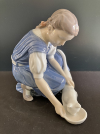 Bing & Grondahl porselein nr. 1745 Only One Drop hoog 15 cm breed 14 cm diep 11,5 cm