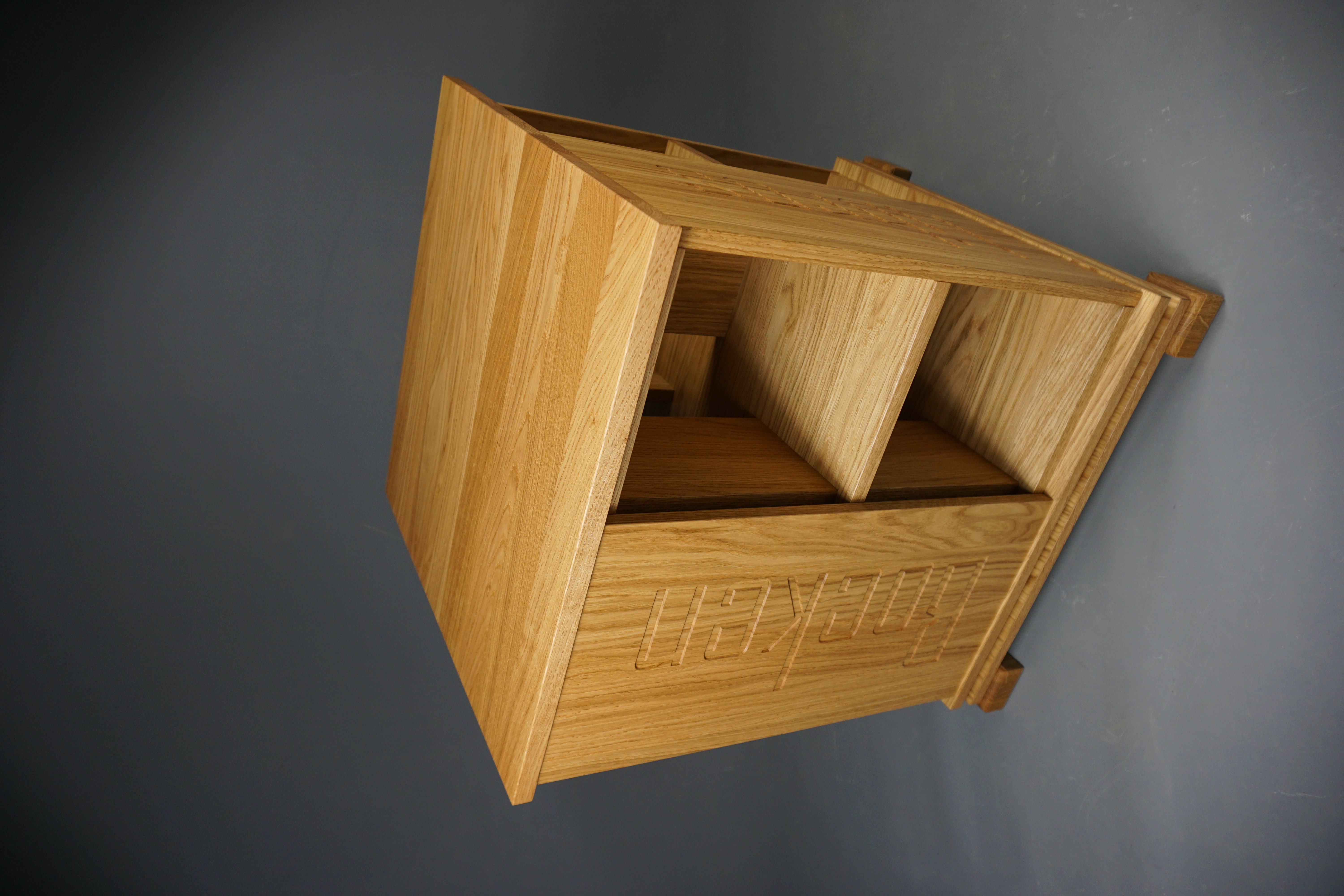 Trendy boekenmolen Eiken met enkel vlaks eiken Blokletterteksten Blad 46 cm of 55 cm