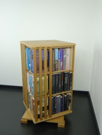 Eiken boekenmolen 3 etages Kern: kolom of wanden Blad 45 cm
