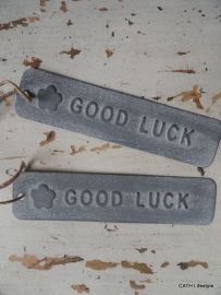Label / "Good Luck"  lang grey
