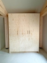 Maatwerk kledingkast | Fins vuren underlayment