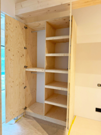 Kledingkast op maat 2 deurs | Fins vuren underlayment