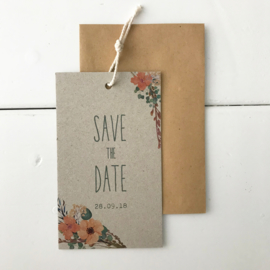 Save the Date label grijsboard bloemen