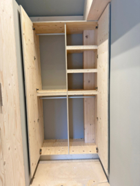 Hoekkast op maat | Fins vuren underlayment