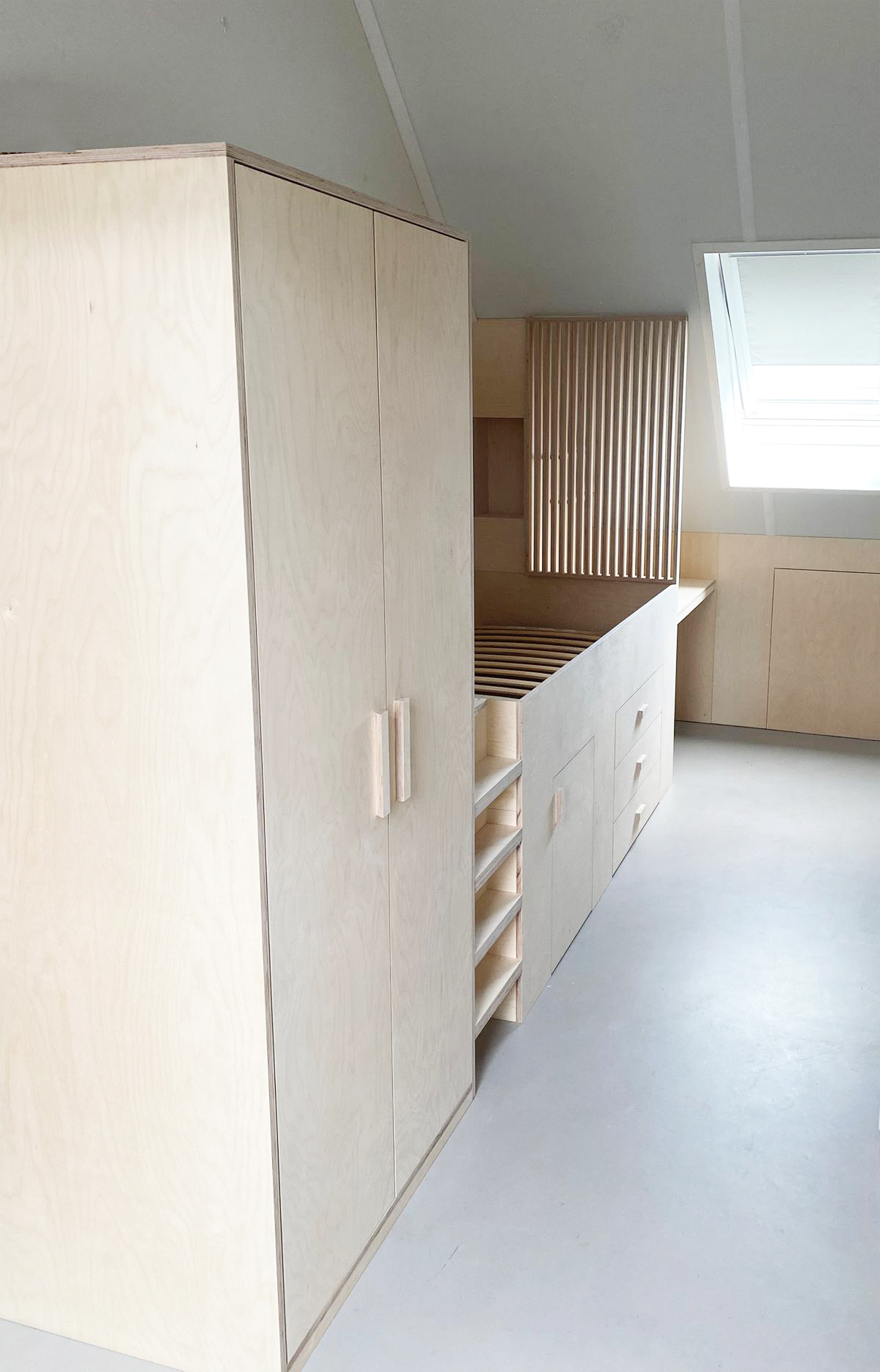 Maatwerk bed, kast en bureau | Berken Multiplex