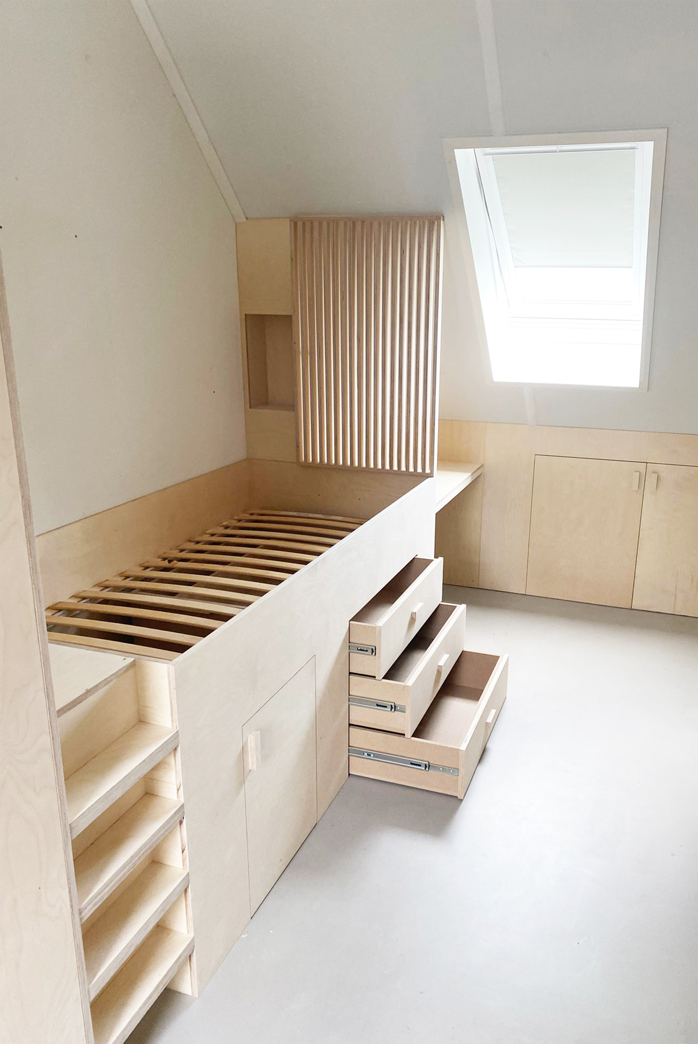Maatwerk bed, kast en bureau | Berken Multiplex