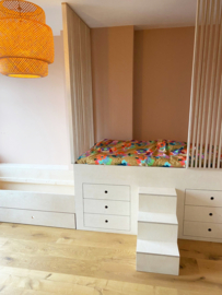XXL Bedstee & vensterbank betimmering | Berken Multiplex