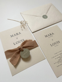*NIEUW* Trouwkaart Mara & Louis met stoffen strik &label