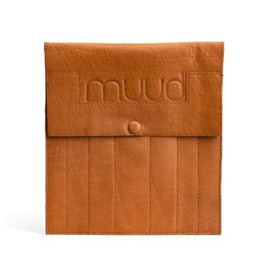 MUUD Oslo. Handgemaakt leren etui voor sokkennaalden en verwisselbare breinaalden 22x19cm - kleur WHISKY