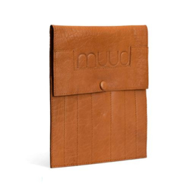 MUUD Oslo. Handgemaakt leren etui voor sokkennaalden en verwisselbare breinaalden 22x19cm - kleur WHISKY