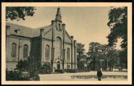 ZWOLLE, Ter Pelkwijkpark met Ger. Kerk. Ongelopen kaart.
