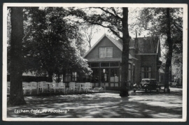 LOCHEM, Café de Paasberg. Gelopen kaart.