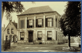 KOUDEKERKE, Gemeentehuis. Ongelopen fotokaart.