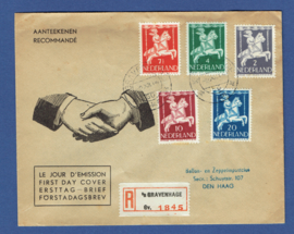 Cover met kindserie 1946 van 's GRAVENHAGE. Lokaal verzonden. Aangetekend.