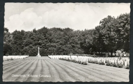 OOSTERBEEK, Airborne Cemetery. Gelopen kaart.