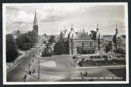 ARNHEM, Velperplein met Musis Sacrum. Gelopen kaart.