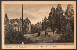 ENSCHEDE, De Ruyterplein met Standb. Mgr. Dr. A. Ariëns. Ongelopen kaart.