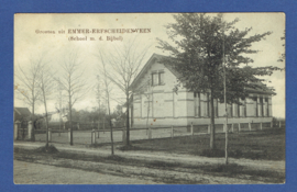 EMMER-ERFSCHEIDENVEEN, Groeten uit EMMER-ERFSCHEIDENVEEN ( School m. d. Bijbel). Gelopen kaart.