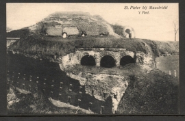 MAASTRICHT, St. Pieter bij MAASTRICHT. `t Fort. Ongelopen kaart.