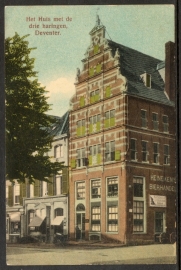 DEVENTER, Het Huis met de drie haringen, Deventer. Ongelopen kaart.