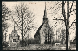 SCHOORL, Oude raadhuisje en kerk. Gelopen kaart.