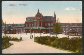 NIJMEGEN, Station. Gelopen kaart.