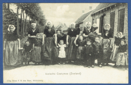AXEL, Axelsche Costumes (Zeeland). Gelopen kaart.