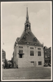 SCHOONHOVEN, Stadhuis. Gelopen kaart.