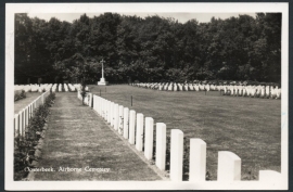 OOSTERBEEK, Airborne Cemetery. Gelopen kaart.